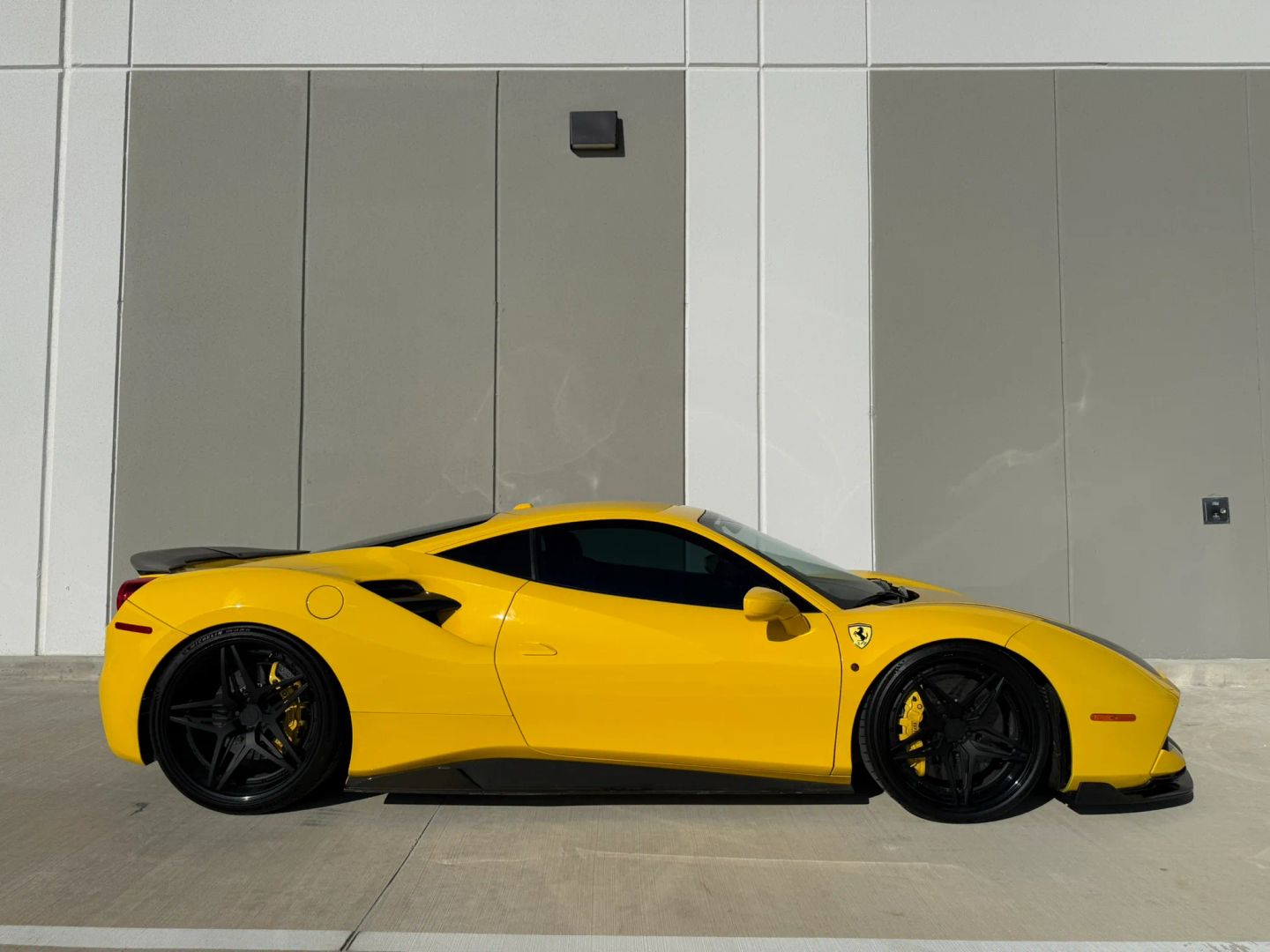 ferrari 488 gtb 2017 ZFF79ALA1H0224115 image ferrari 488 gtb 2017 ZFF79ALA1H0224115 image